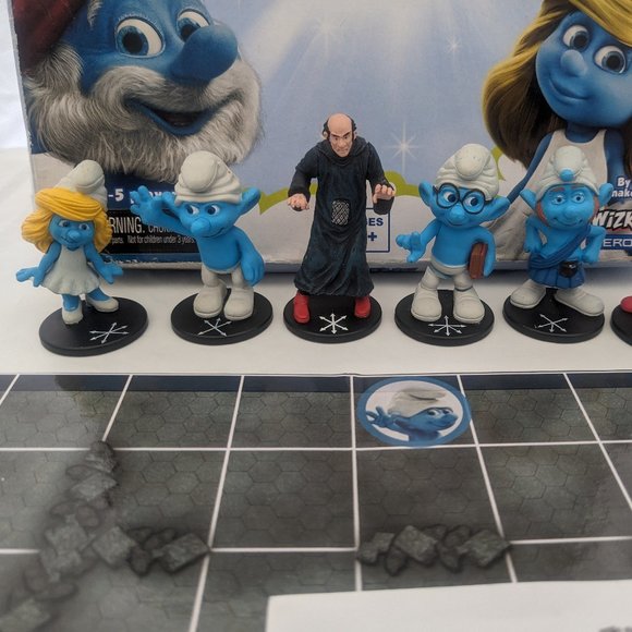 The Smurfs No Smurf Left Behind Collectible Box Game & 2 extra collectibles - Picture 12 of 14